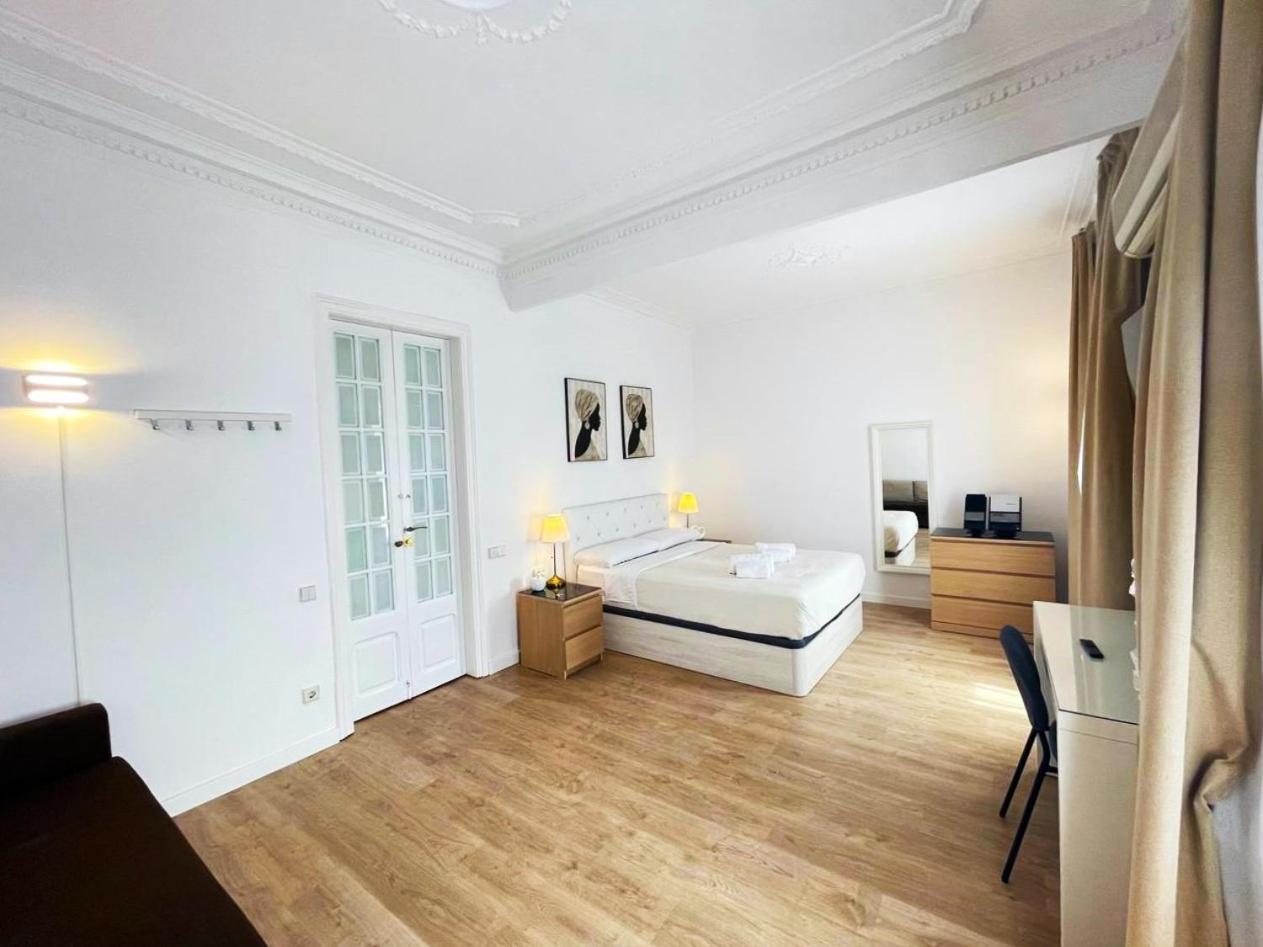 Flor Habitaciones Barcelona Eksteriør bilde